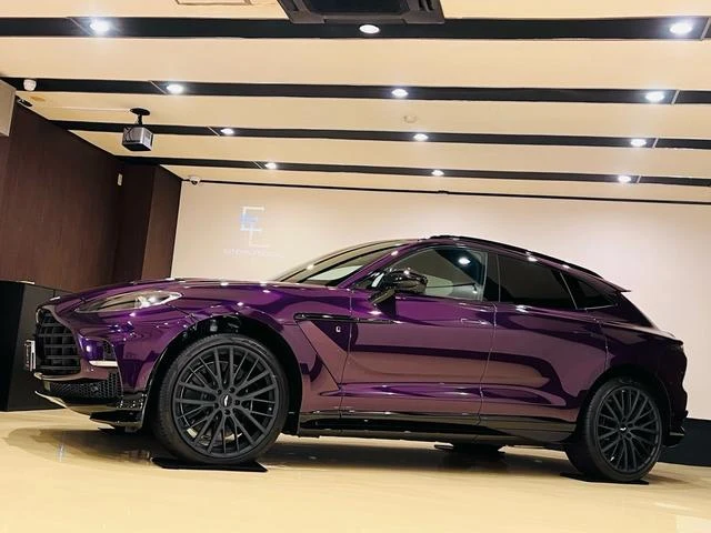 Aston Martin DBX 707 4