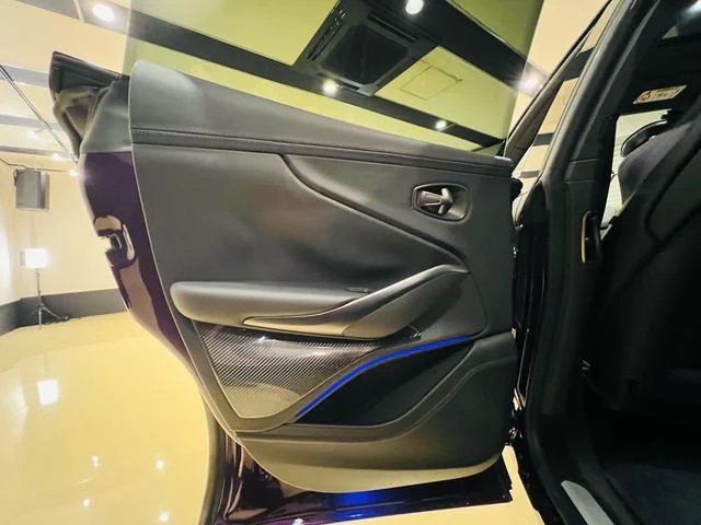 Aston Martin DBX 707 62