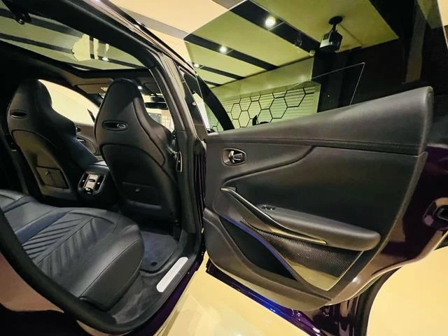 Aston Martin DBX 707 56