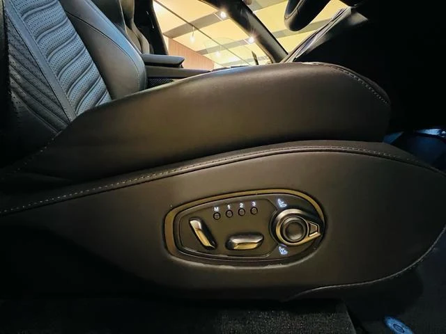 Aston Martin DBX 707 46