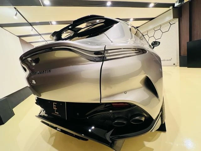 Aston Martin DBX 707 7