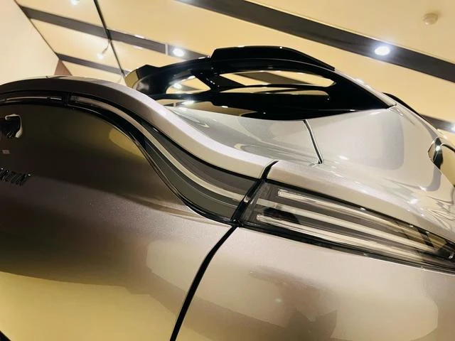 Aston Martin DBX 707 19