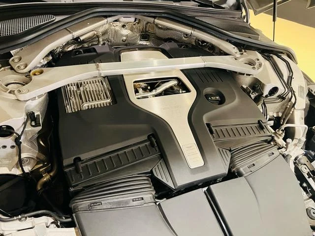 Aston Martin DBX 707 73