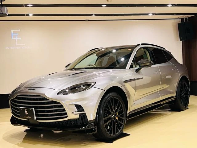 Aston Martin DBX 707