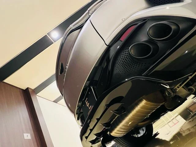 Aston Martin DBX 707 22
