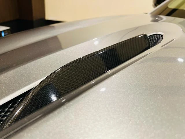 Aston Martin DBX 707 13