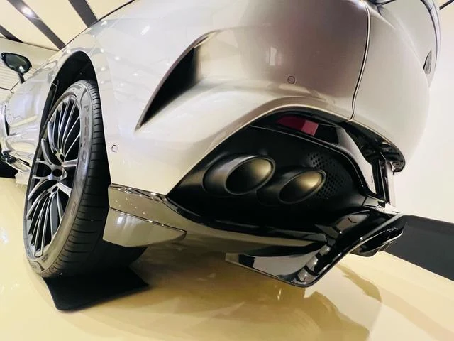 Aston Martin DBX 707 20