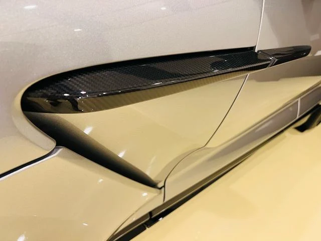 Aston Martin DBX 707 15
