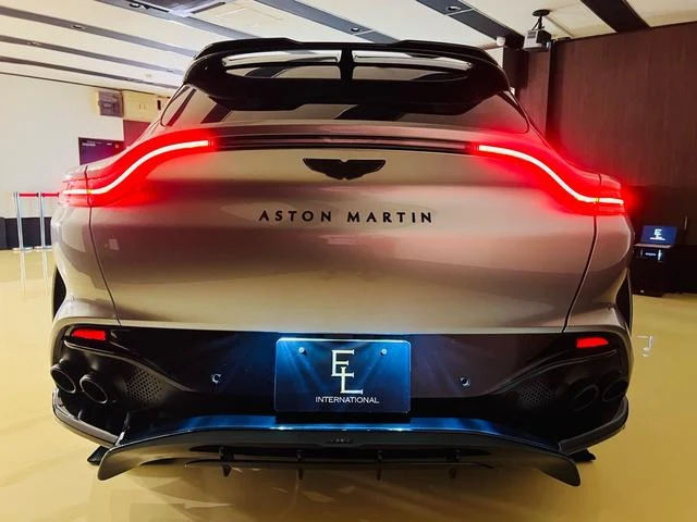 Aston Martin DBX 707 67
