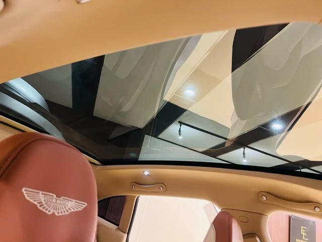 Aston Martin DBX 707 48