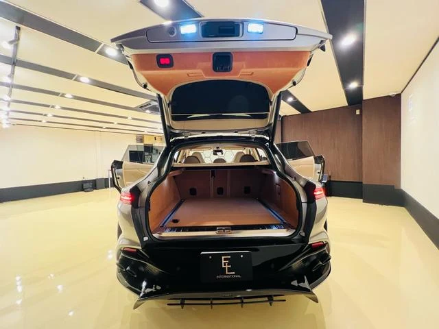 Aston Martin DBX 707 53