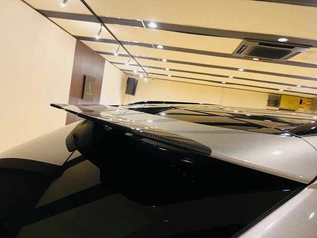 Aston Martin DBX 707 18