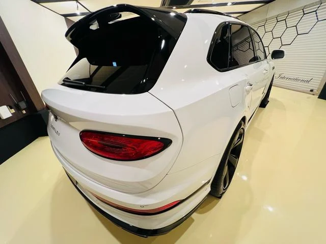 Bentley BENTAYGA 9