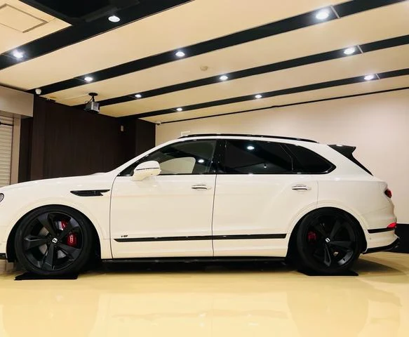 Bentley BENTAYGA 33