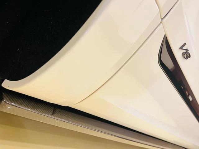 Bentley BENTAYGA 16
