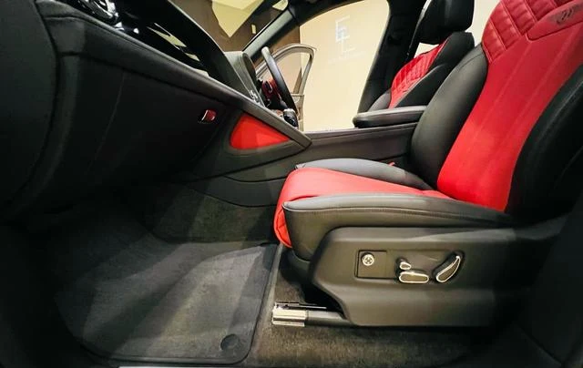 Bentley BENTAYGA 58