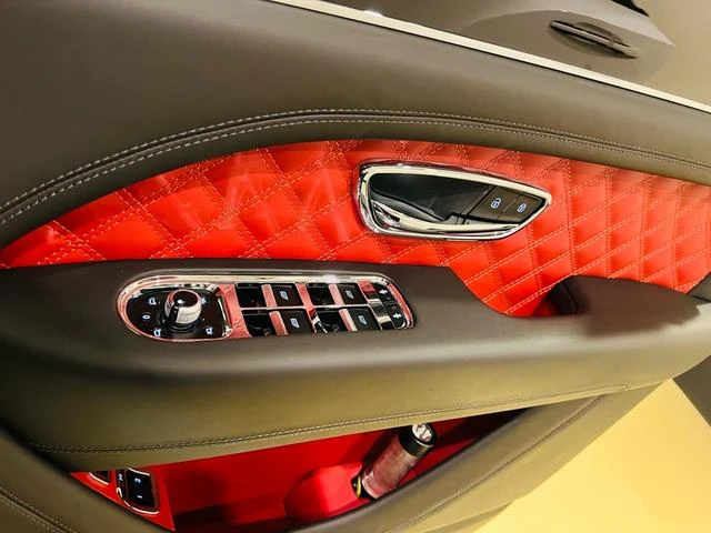 Bentley BENTAYGA 39
