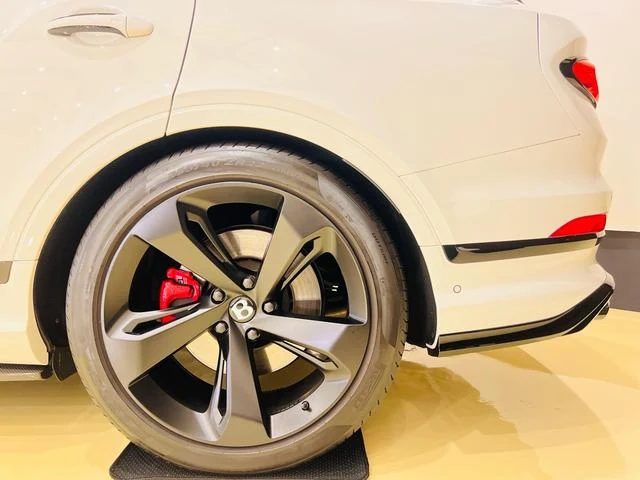 Bentley BENTAYGA 26
