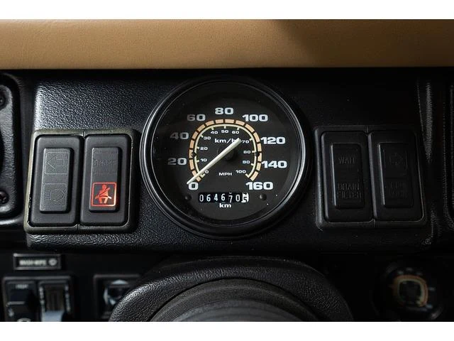 Hummer H1 56