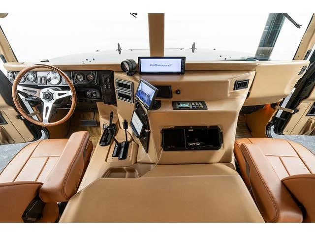 Hummer H1 4