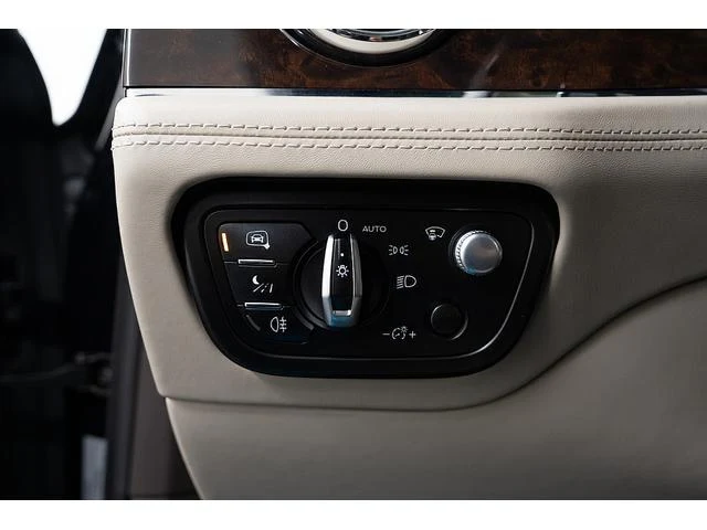 Bentley BENTAYGA 62