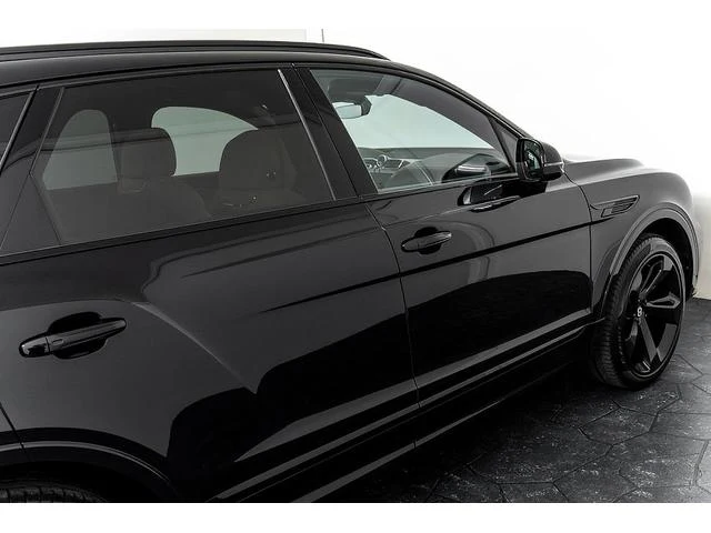 Bentley BENTAYGA 21