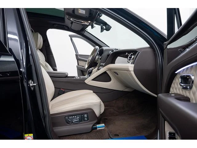 Bentley BENTAYGA 32
