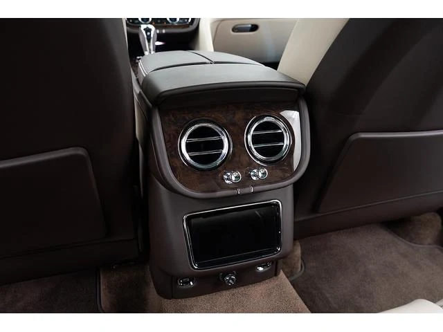 Bentley BENTAYGA 43