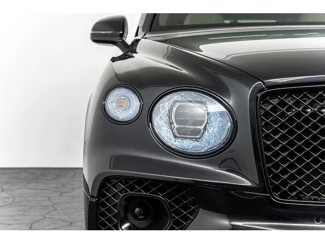 Bentley BENTAYGA 17