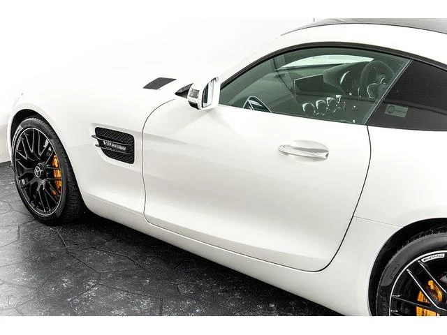 MERCEDES AMG GT 30