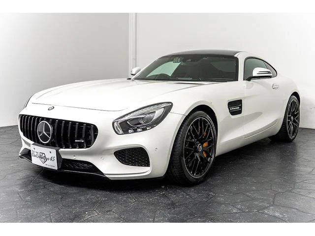 MERCEDES AMG GT 8