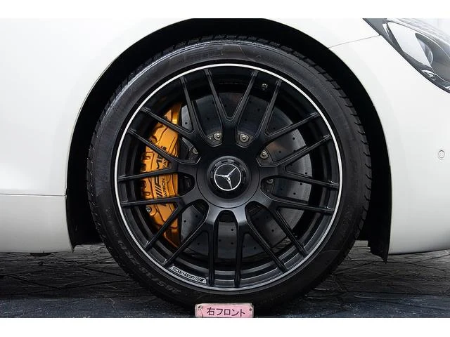 MERCEDES AMG GT 70