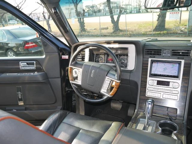 Lincoln NAVIGATOR 29