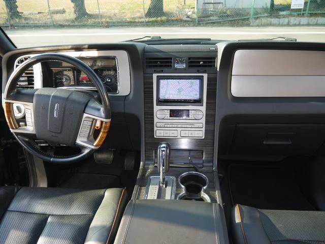Lincoln NAVIGATOR 28