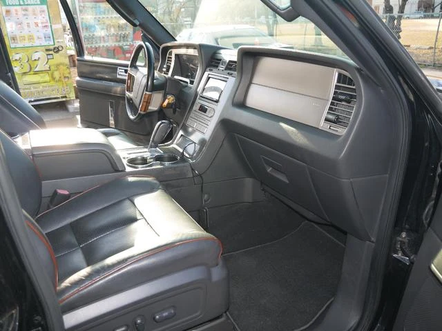 Lincoln NAVIGATOR 17