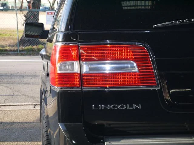 Lincoln NAVIGATOR 9