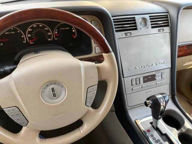 Lincoln NAVIGATOR 8