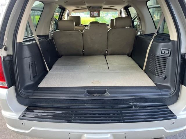 Lincoln NAVIGATOR 34