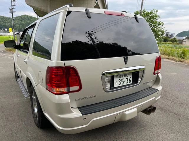 Lincoln NAVIGATOR 9