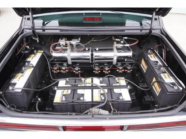 Lincoln TOWNCAR 8