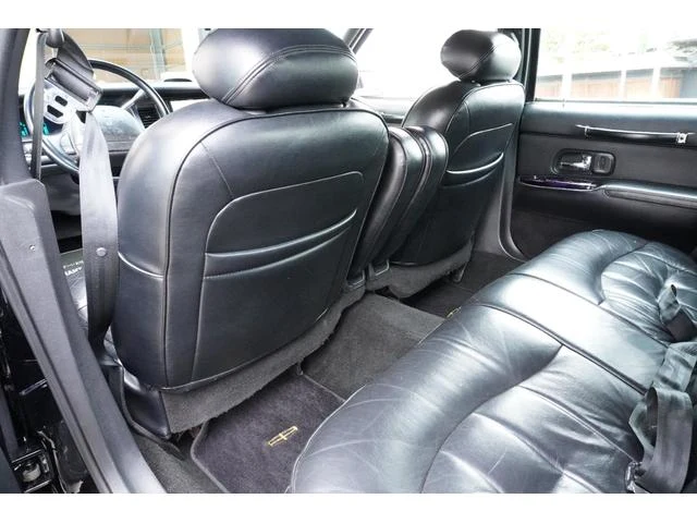 Lincoln TOWNCAR 47