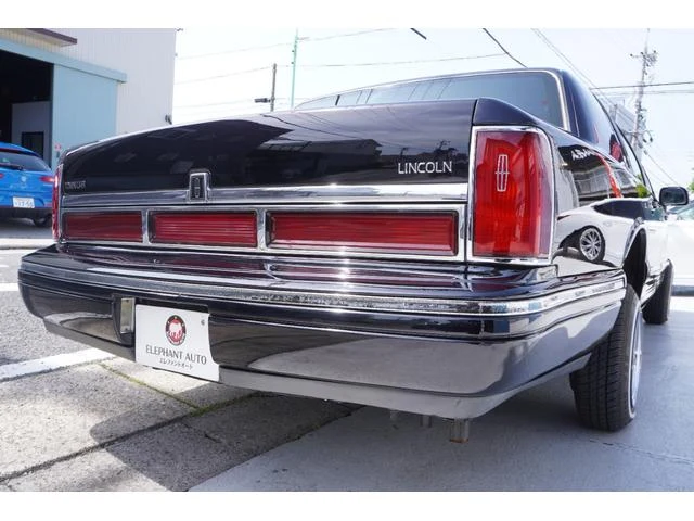 Lincoln TOWNCAR 10