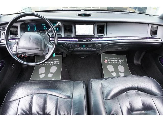 Lincoln TOWNCAR 5