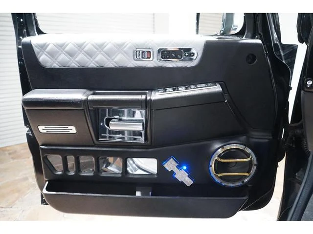 Hummer H2 53