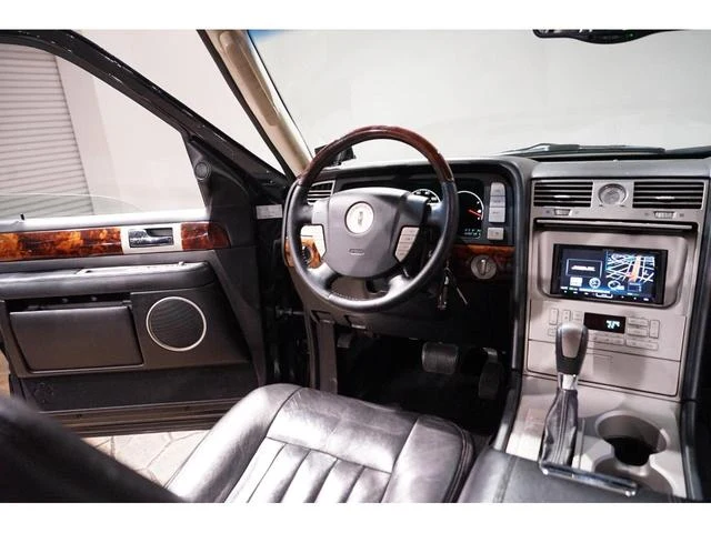 Lincoln NAVIGATOR 27
