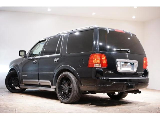 Lincoln NAVIGATOR 9