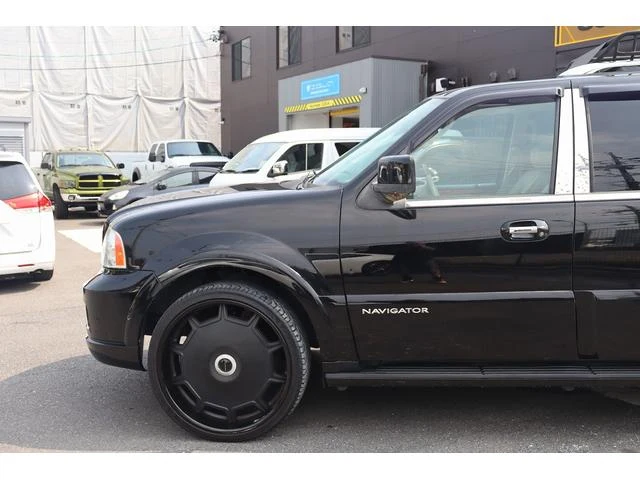 Lincoln NAVIGATOR 28