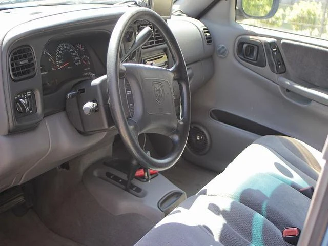 Dodge DAKOTA 12