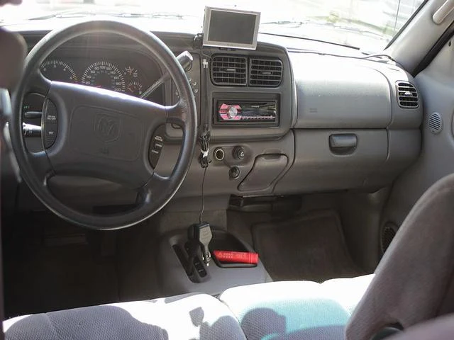 Dodge DAKOTA 13