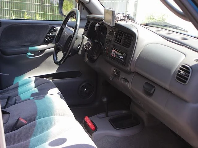 Dodge DAKOTA 24